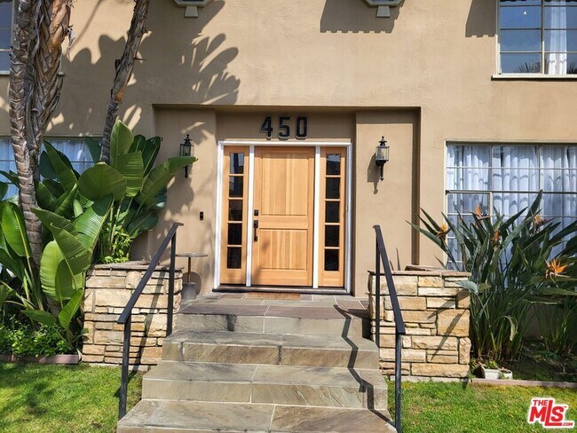 Building Photo - 450 Rexford Dr