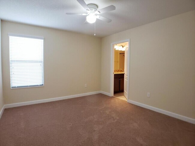 Building Photo - 7449 Ella Ln