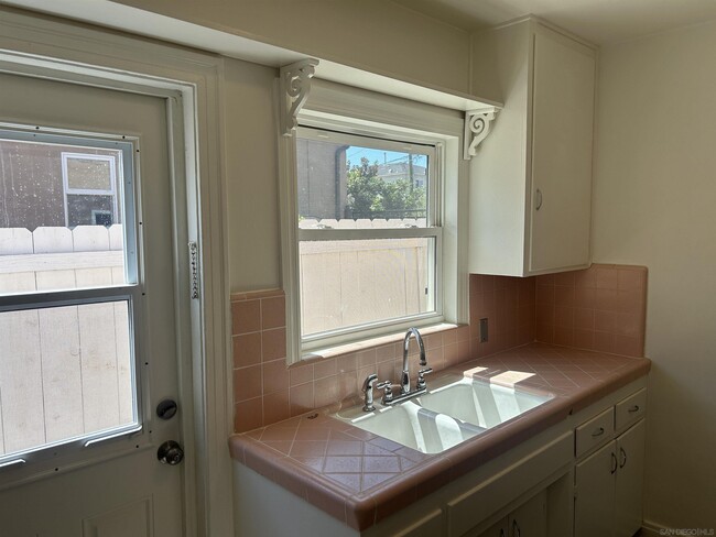 Building Photo - 4734 Biona Dr