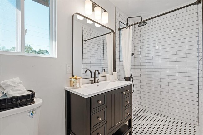 Building Photo - 4635 22nd Ave N