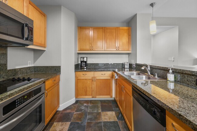 Building Photo - 1150 J St