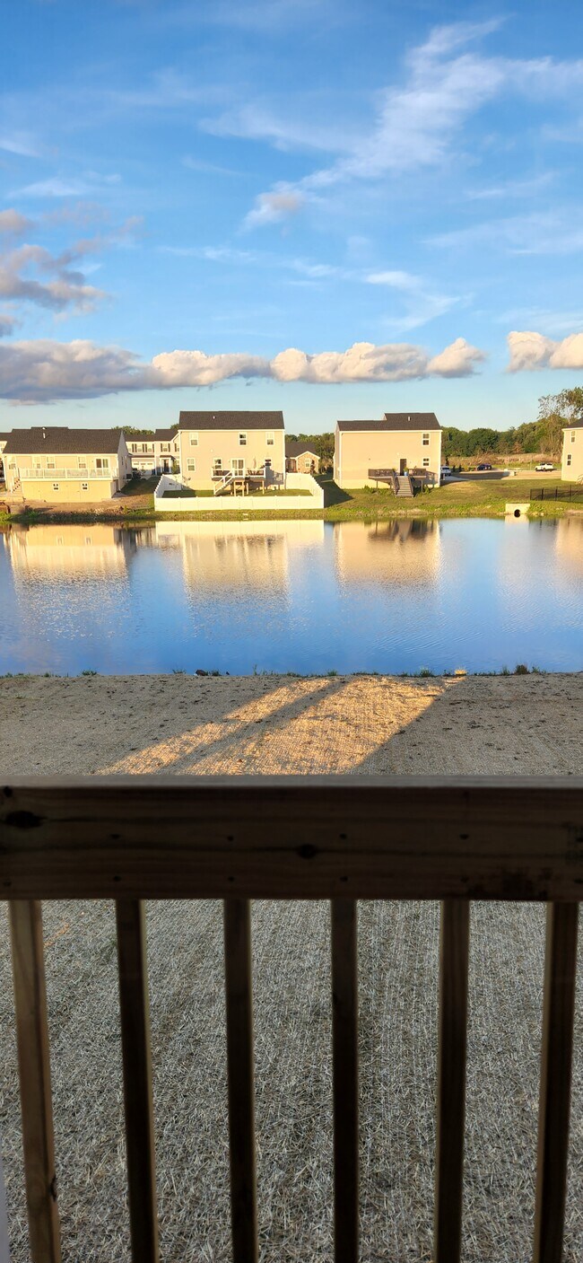 Building Photo - 439 Regina Dr