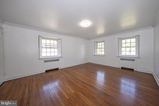 Building Photo - 714 Greythorne Rd