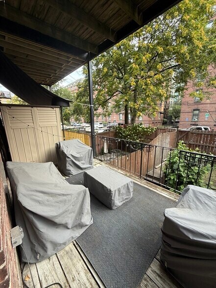 Building Photo - 102 E Brookline St