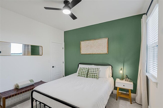 Building Photo - 1811 Webberville Rd