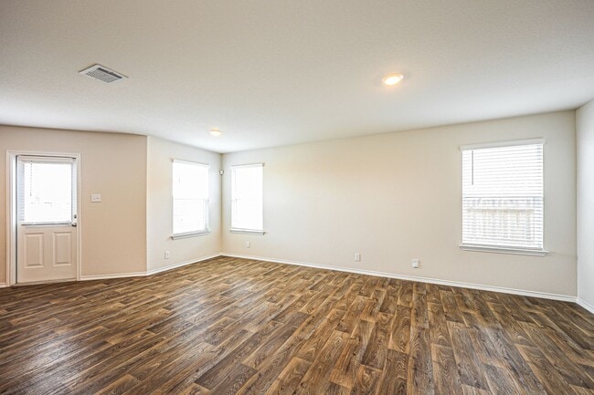 Building Photo - 3 BR/2BA | Single Family Home | In San Antonio!