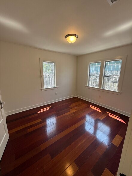 Bedroom 2 - 413 Robinson St