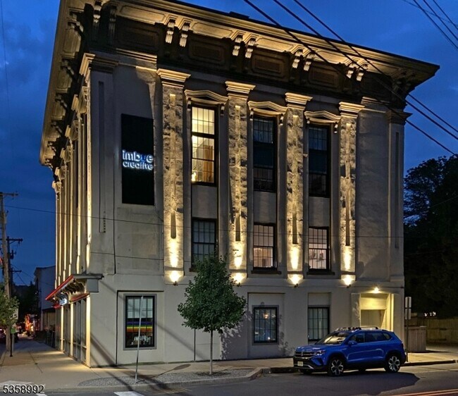 Building Photo - 71 N Main St
