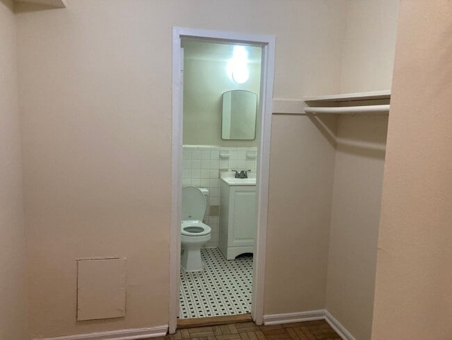 Building Photo - Fantastic Studio in Adams Morgan - Utilities Included - Available Now!