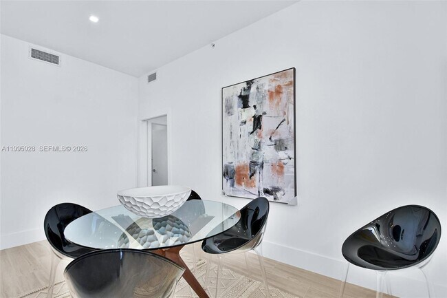 Building Photo - 18800 NE 29th Ave