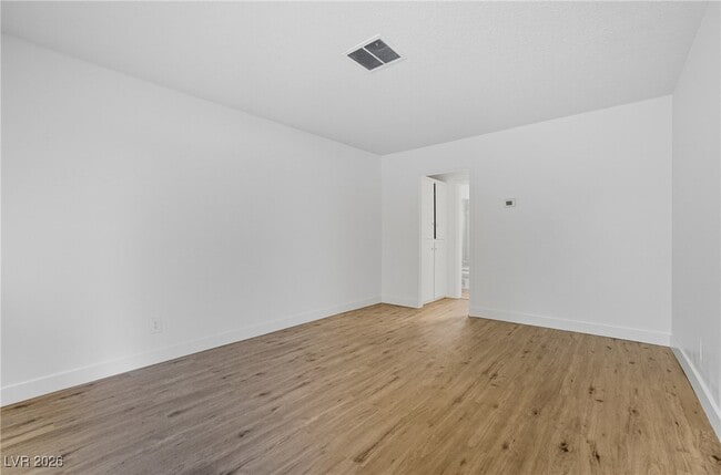 Building Photo - 2505 Cedar Ave