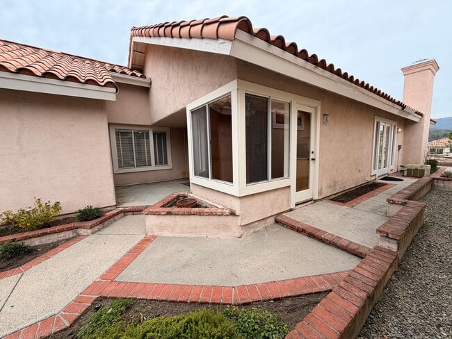 Building Photo - Spacious 2 Bed, 2 Bath House in Prestigious Coto de Caza For Rent!