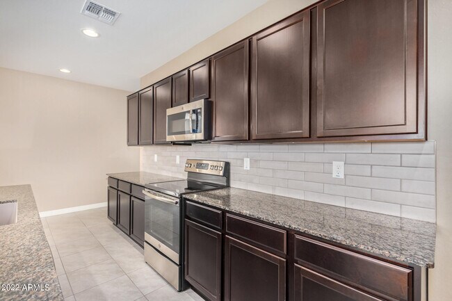 Building Photo - 8451 S 164th Dr