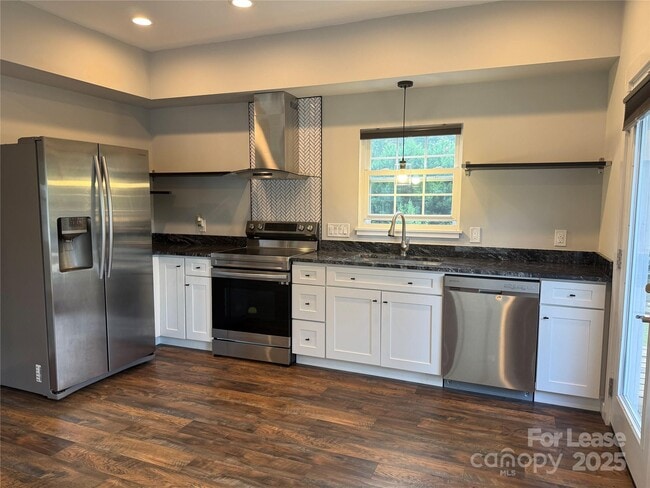 Building Photo - 607 Conestoga Dr