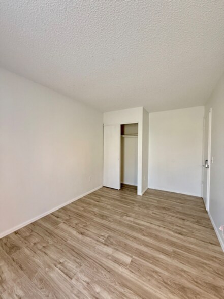 Building Photo - 2708 W 98th Dr