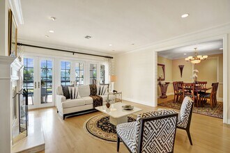 Building Photo - 7 Saranac Rd