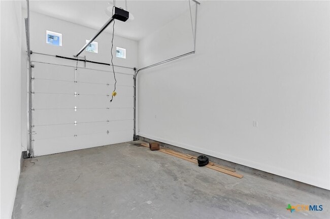 Building Photo - 102 Prairie