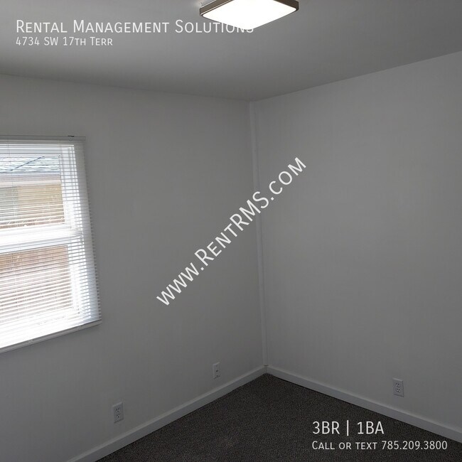 Building Photo - 4734 SW 17th Terrace