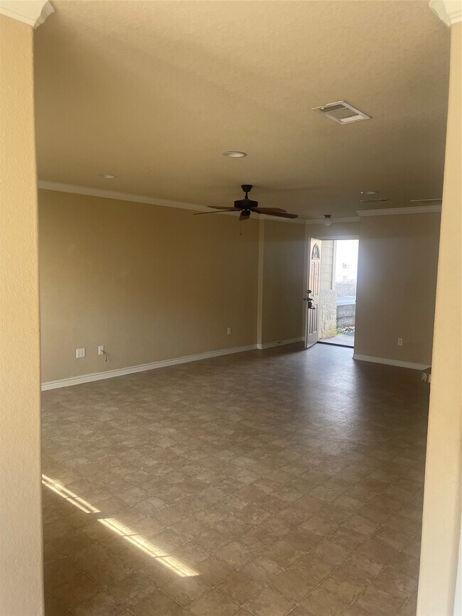 Building Photo - 128 Bolero Way