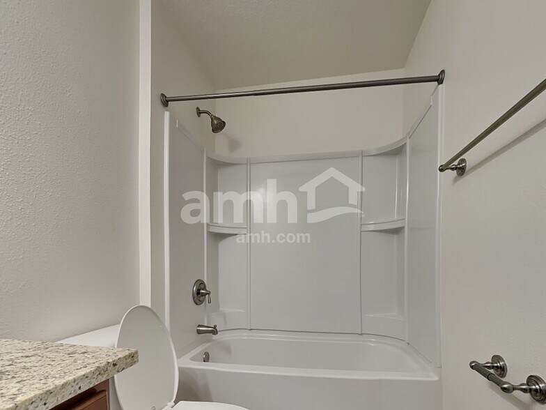 Building Photo - 1045 Bains Lake Dr