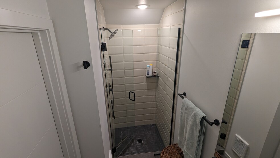 Building Photo - 2616 E Yesler Way