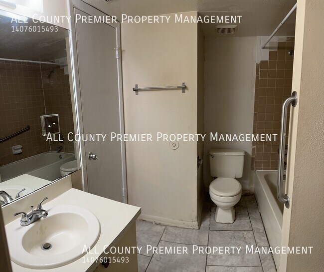 Building Photo - 5528 Rio Grande Ave