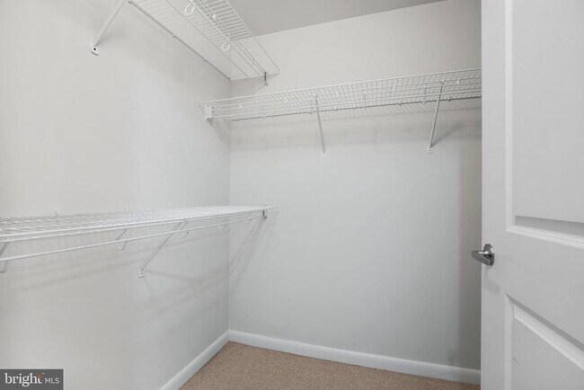 Building Photo - 1021 N Garfield St