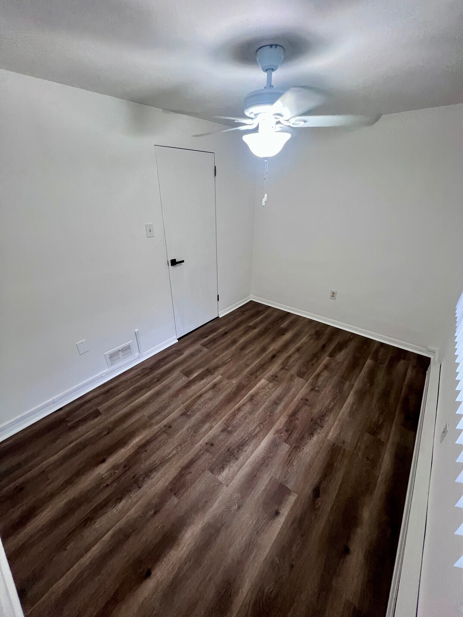 Smaller bedroom/office - 2612 Louisiana Ave