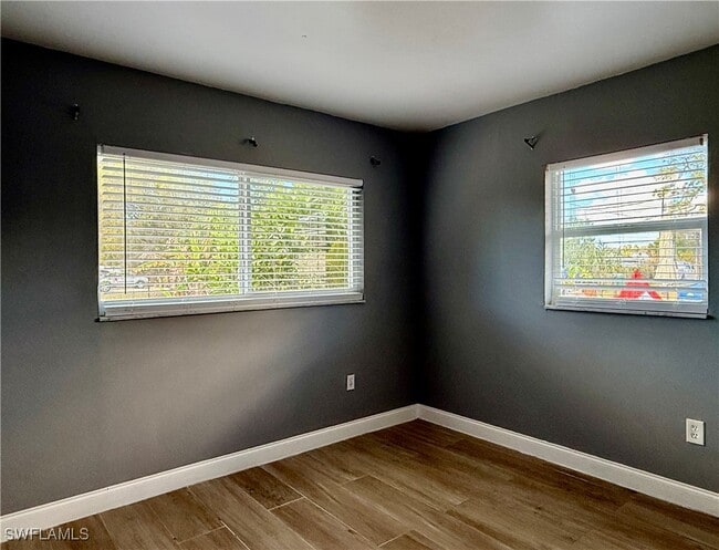 Building Photo - 1073 San Remo Ave