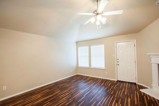 Building Photo - 709 Alder Dr