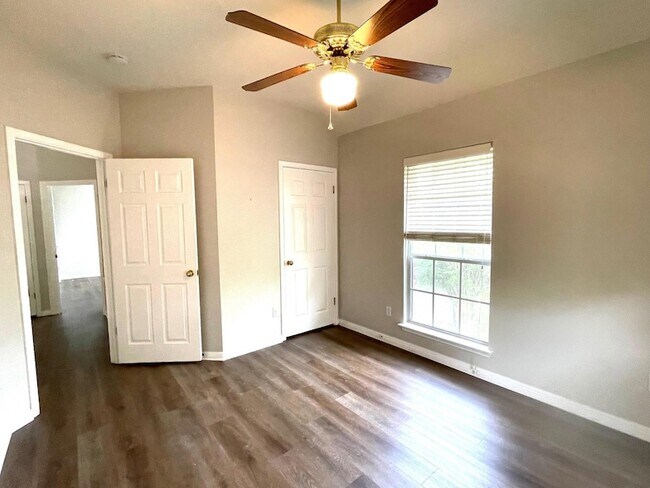 Building Photo - 8504 Ephraim Road