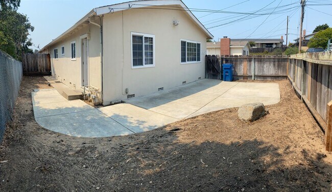 Building Photo - 1457-1459 Plumas Ln