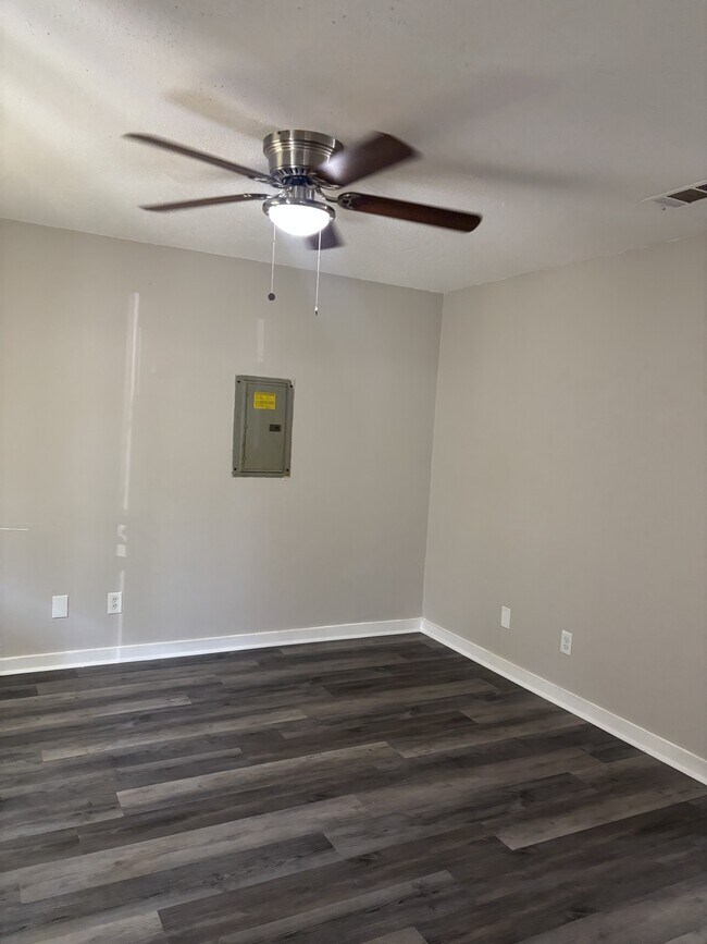 Building Photo - 5332 Bitter Creek Dr