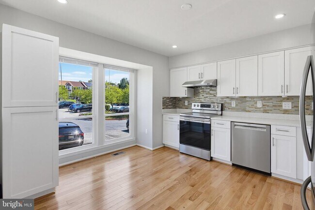 Building Photo - 7779 Chatfield Ln