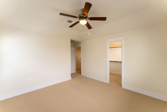 Building Photo - Spacious, Stylish, and Perfectly Located 3 Bedrooms, 2.5 Bathrooms in North Shields!!!