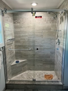 Upstairs Bathroom Shower - 124 Aubrey Ave