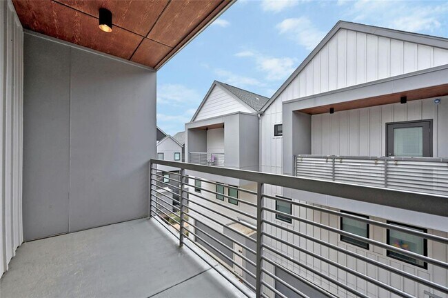 Building Photo - 5924 S Congress Ave