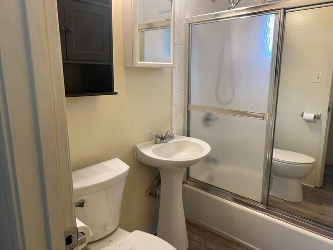 Building Photo - CHARMING COTTAGE IN DOWNTOWN PLEASANTON!