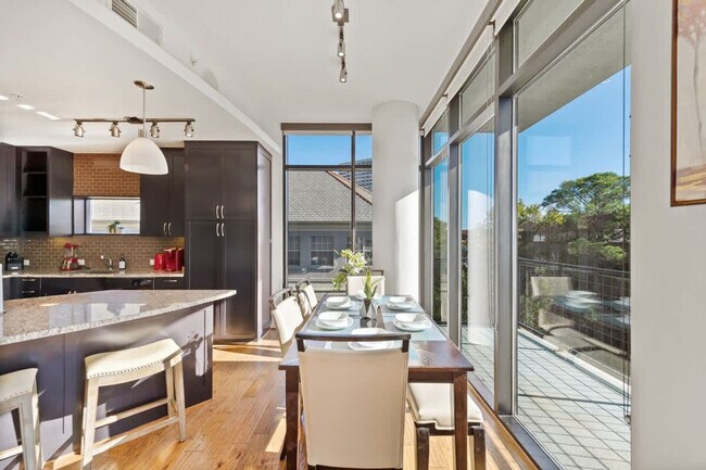 Building Photo - 101 Bowen St