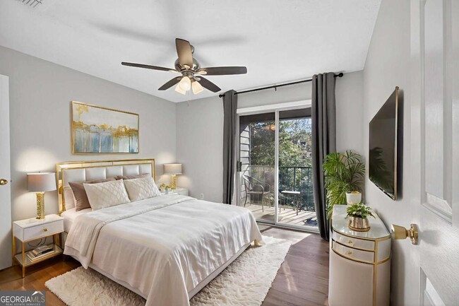 Building Photo - 423 Granville Ct