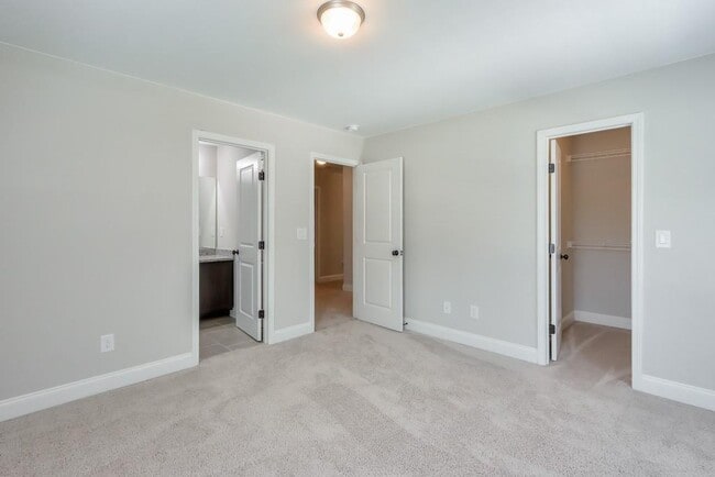 Building Photo - 4688 Cantrell Rd