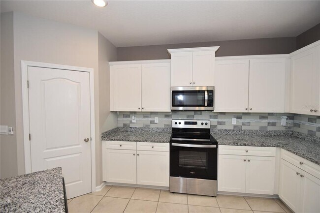 Building Photo - 207 Redbud Rd