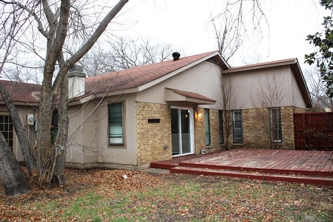 Building Photo - 2812 Lemmontree Ln