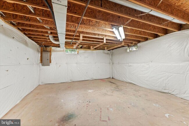 Building Photo - 43205 Cardston Pl