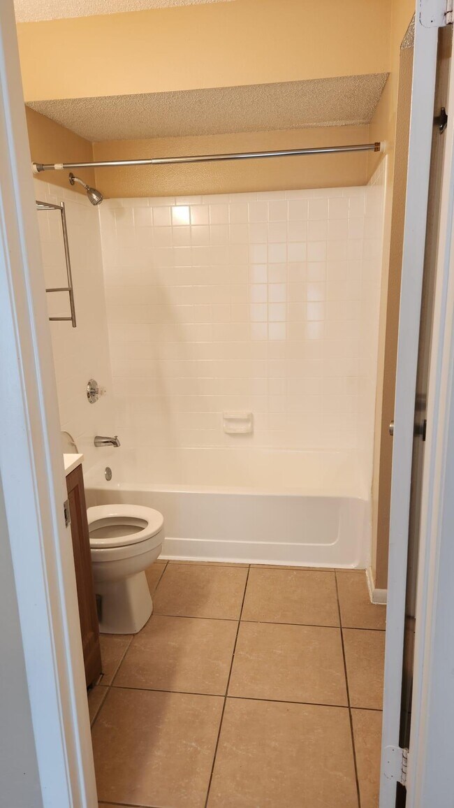 Building Photo - 8636 Mallard Reserve Dr