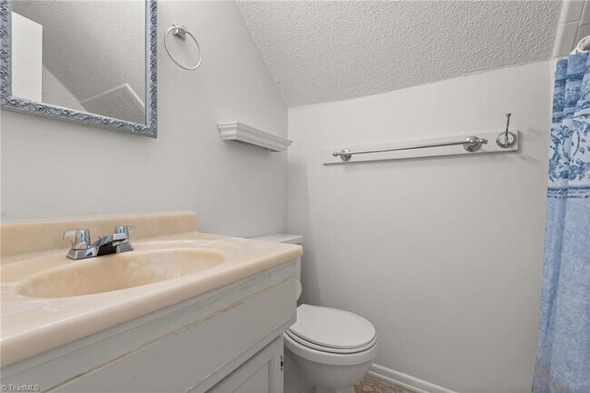 Building Photo - 1705 Three Meadows Rd