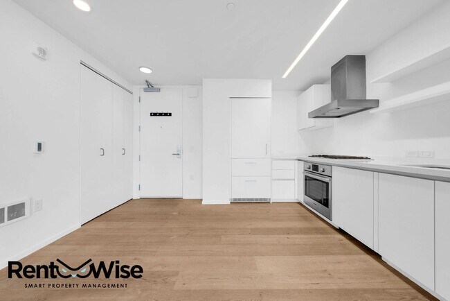 Building Photo - 450 Hayes St