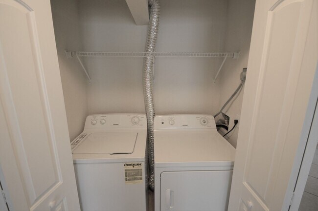 Building Photo - WINTER PARK: Goldenrod Condo - Ground Floo...