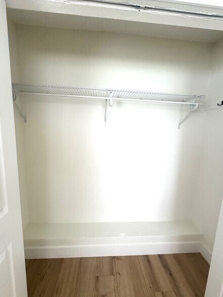 Building Photo - 1332 SE Sanchez Ave