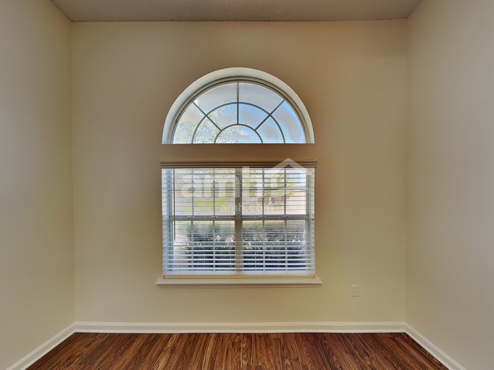 Building Photo - 5682 Shady Pine St S